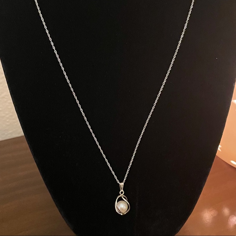 Pearl Pendant Necklace